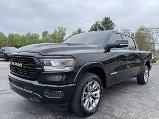 2019 Ram Pickup 1500 Laramie 1C6SRFJT3KN696456 2019 Ram Pickup 1500 Laramie