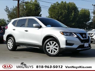 2017 Nissan Rogue KNMAT2MT8HP555180 2017 Nissan Rogue
