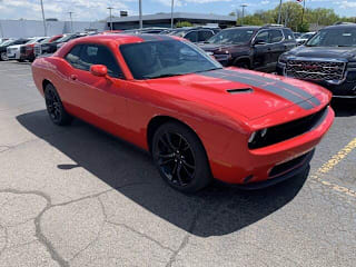 2016 Dodge Challenger SXT 2C3CDZAG2GH300098 2016 Dodge Challenger SXT