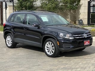 2017 Volkswagen Tiguan WVGAV7AXXHK044593 2017 Volkswagen Tiguan