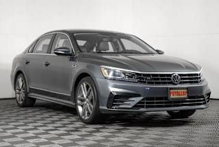 2017 Volkswagen Passat 1VWDT7A38HC048525 2017 Volkswagen Passat