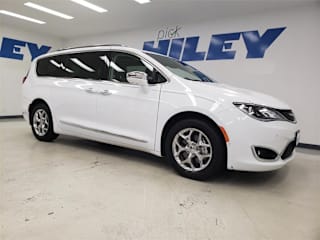 2018 Chrysler Pacifica Limited 2C4RC1GG1JR100879 2018 Chrysler Pacifica Limited