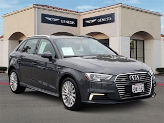 2018 Audi A3 Sportback e-tron 1.4T Premium WAUUPBFF2JA079944 2018 Audi A3 Sportback e-tron 1.4T Premium