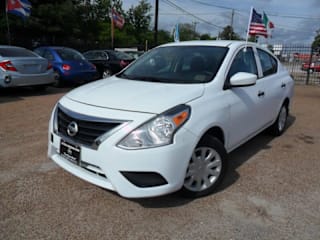 2016 Nissan Versa 1.6 S 3N1CN7AP8GL900860 2016 Nissan Versa 1.6 S