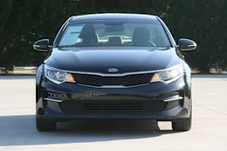 2016 Kia Optima LX 5XXGT4L39GG055008 2016 Kia Optima LX