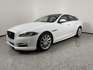 2017 Jaguar XJ R-Sport SAJWA1C78H8W05808 2017 Jaguar XJ R-Sport