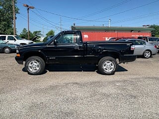 2000 Chevrolet S-10 LS 1GCDT14W0Y8210222 2000 Chevrolet S-10 LS
