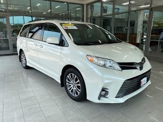 2018 Toyota Sienna XLE 8-Passenger 5TDYZ3DC6JS942440 2018 Toyota Sienna XLE 8-Passenger