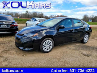 2017 Toyota Corolla LE 2T1BURHE8HC881033 2017 Toyota Corolla LE