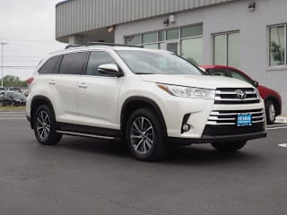 2019 Toyota Highlander XLE 5TDKZRFH8KS567265 2019 Toyota Highlander XLE