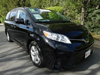 2018 Toyota Sienna LE 8-Passenger 5TDKZ3DC9JS937173 2018 Toyota Sienna LE 8-Passenger