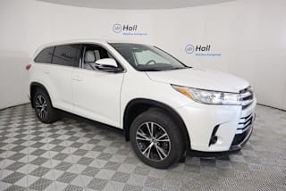 2019 Toyota Highlander LE 5TDBZRFH9KS995877 2019 Toyota Highlander LE