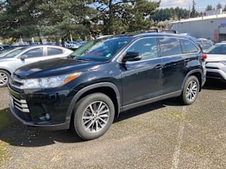 2019 Toyota Highlander XLE 5TDJZRFH8KS574406 2019 Toyota Highlander XLE