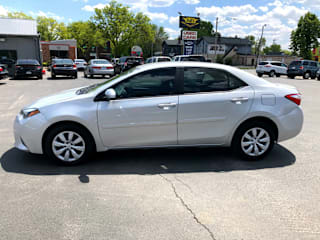 2016 Toyota Corolla LE 5YFBURHE1GP560370 2016 Toyota Corolla LE
