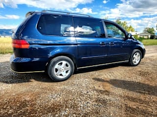 Minivans shop under 4000