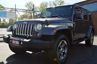 2017 Jeep Wrangler Unlimited Sahara 1C4BJWEG2HL573281 2017 Jeep Wrangler Unlimited Sahara