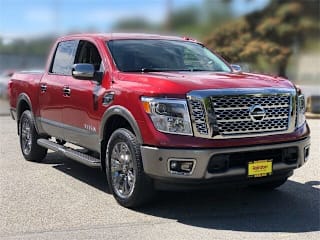 2017 Nissan Titan PRO-4X 1N6AA1E51HN537404 2017 Nissan Titan PRO-4X
