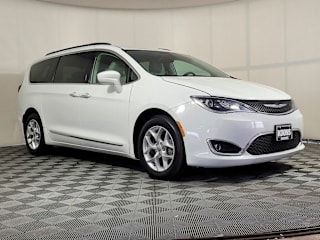 2017 Chrysler Pacifica Touring-L 2C4RC1BG4HR503904 2017 Chrysler Pacifica Touring-L