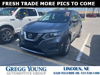 2017 Nissan Rogue SV 5N1AT2MT2HC795246 2017 Nissan Rogue SV