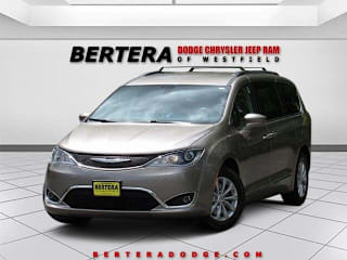 2017 Chrysler Pacifica Touring-L 2C4RC1BG2HR653896 2017 Chrysler Pacifica Touring-L