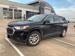 2019 Chevrolet Traverse LS 1GNERFKW8KJ124411 2019 Chevrolet Traverse LS