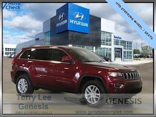 2018 Jeep Grand Cherokee Laredo 1C4RJFAGXJC246329 2018 Jeep Grand Cherokee Laredo