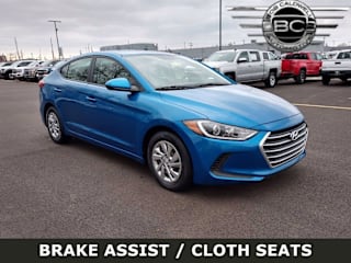 2017 Hyundai Elantra SE KMHD74LF2HU118782 2017 Hyundai Elantra SE