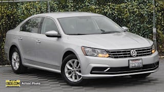 2017 Volkswagen Passat 1VWAT7A38HC058118 2017 Volkswagen Passat