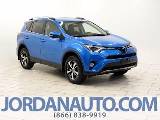 2018 Toyota RAV4 XLE 2T3RFREV4JW743238 2018 Toyota RAV4 XLE