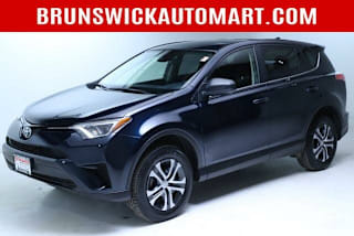 2017 Toyota RAV4 LE JTMZFREV4HJ143375 2017 Toyota RAV4 LE