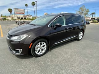 2017 Chrysler Pacifica Touring-L Plus 2C4RC1EG5HR542691 2017 Chrysler Pacifica Touring-L Plus