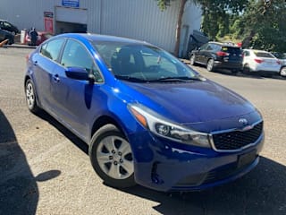2017 Kia Forte LX 3KPFK4A72HE047718 2017 Kia Forte LX