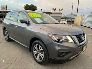 2017 Nissan Pathfinder 5N1DR2MN7HC678226 2017 Nissan Pathfinder