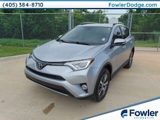 2018 Toyota RAV4 XLE 2T3RFREV4JW739707 2018 Toyota RAV4 XLE