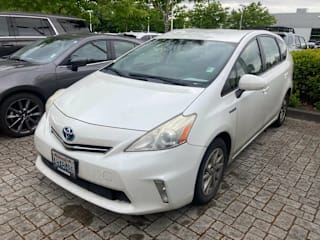 2012 Toyota Prius v Three JTDZN3EU1C3083527 2012 Toyota Prius v Three