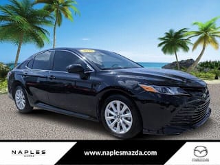 2019 Toyota Camry SE 4T1B11HK0KU800726 2019 Toyota Camry SE