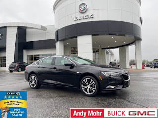 2019 Buick Regal Sportback Preferred II W04GM6SX1K1067116 2019 Buick Regal Sportback Preferred II