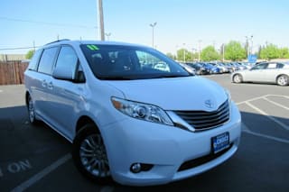 2011 Toyota Sienna XLE 8-Passenger 5TDYK3DC4BS029908 2011 Toyota Sienna XLE 8-Passenger