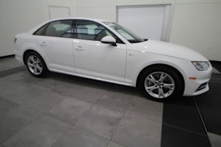 2018 Audi A4 2.0T quattro Premium WAUNNAF44JA207264 2018 Audi A4 2.0T quattro Premium