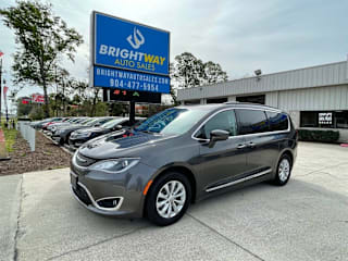 2017 Chrysler Pacifica Touring-L 2C4RC1BGXHR523963 2017 Chrysler Pacifica Touring-L