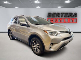2018 Toyota RAV4 JTMRFREV2JD236769 2018 Toyota RAV4