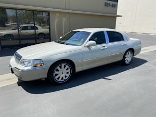 2004 Lincoln Town Car Ultimate 1LNHM83W94Y678092 2004 Lincoln Town Car Ultimate