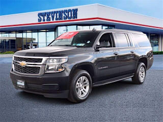 2019 Chevrolet Suburban LT 1500 1GNSKHKC1KR116290 2019 Chevrolet Suburban LT 1500