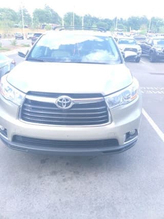 2014 Toyota Highlander XLE 5TDKKRFH3ES032451 2014 Toyota Highlander XLE