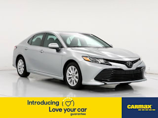 2018 Toyota Camry LE 4T1B11HK0JU099457 2018 Toyota Camry LE