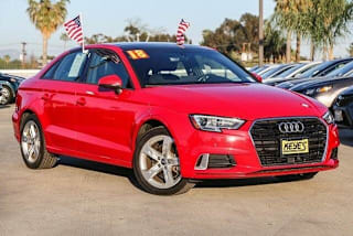 2018 Audi A3 2.0T Premium WAUAUGFF8J1002133 2018 Audi A3 2.0T Premium