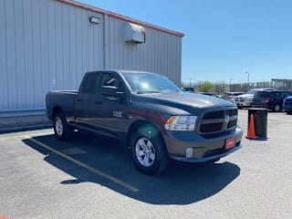2018 Ram Pickup 1500 Express 1C6RR7FG8JS246897 2018 Ram Pickup 1500 Express