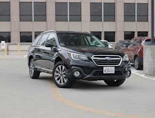 2018 Subaru Outback 3.6R Touring 4S4BSETC2J3324312 2018 Subaru Outback 3.6R Touring