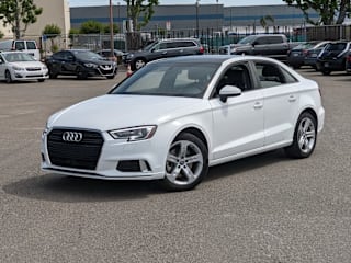 2017 Audi A3 2.0T Premium WAUAUGFF1H1073197 2017 Audi A3 2.0T Premium
