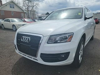 2010 Audi Q5 3.2 quattro Premium Plus WA1LKAFP0AA017002 2010 Audi Q5 3.2 quattro Premium Plus